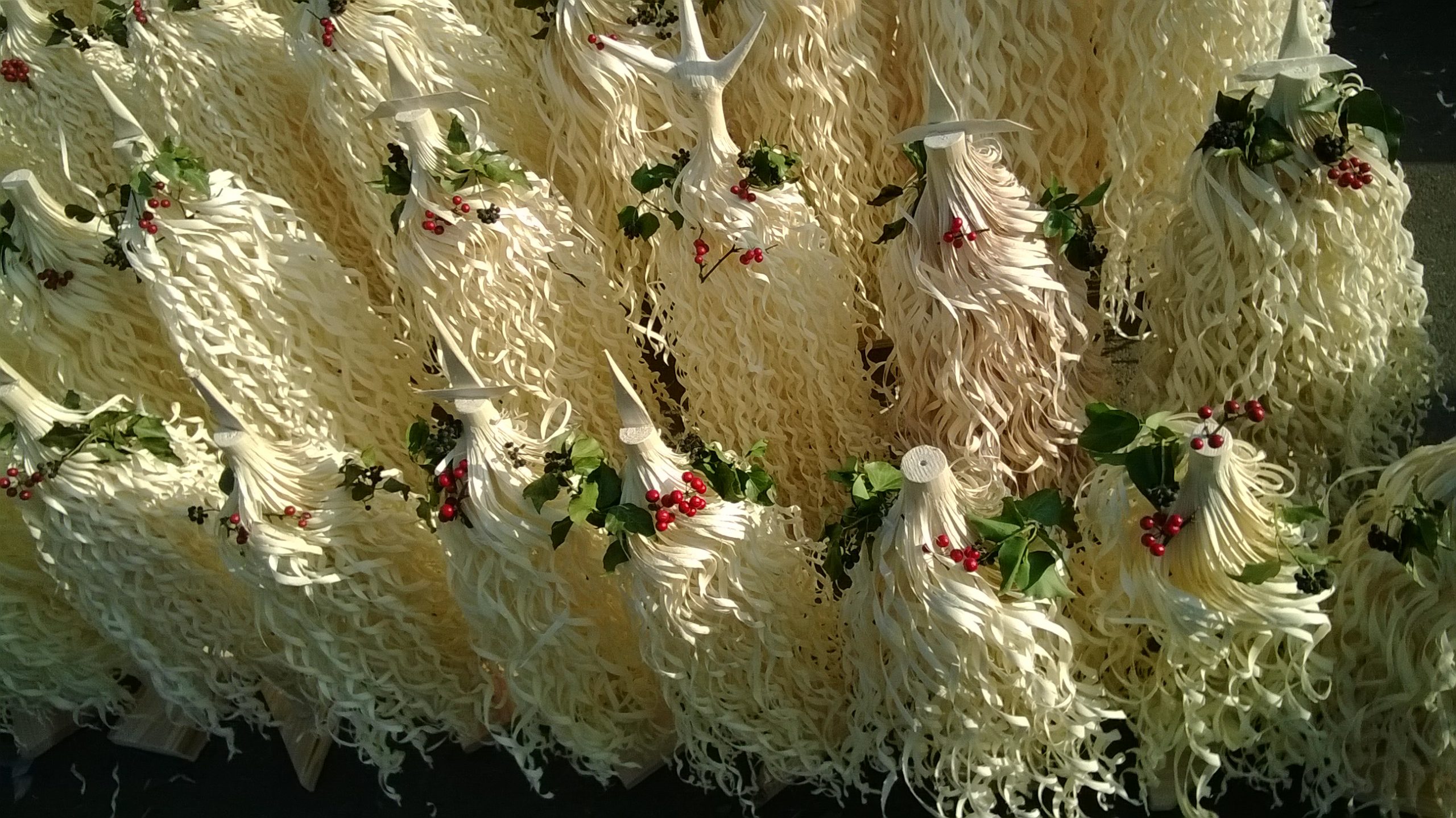Chichilaki-alberi-di-Natale